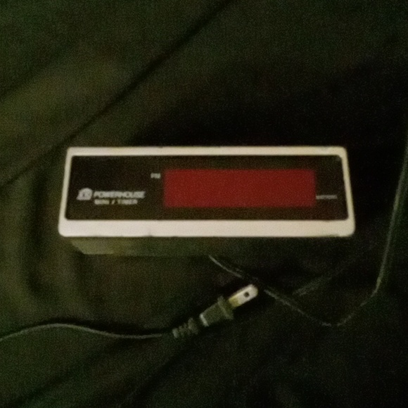 POWERHOUSE X-10 Vintage⏰alarm clock.Perfect working condition.black&woodgrain - Picture 8 of 8